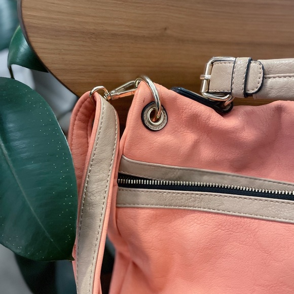 Vegan Leather | Slouchy Colorblock Tote Bag with Top Handle & Crossbody Strap - Picture 6 of 9